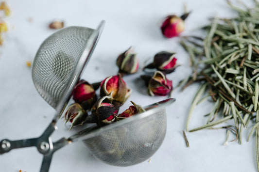 Elegant Stainless Steel Tea Strainer – A Ritual of Pure Infusion